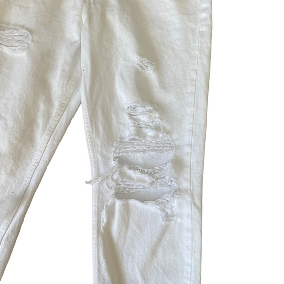 Levi’s Mom Jean Distressed White  -  Size 29 - Picture 8 of 14